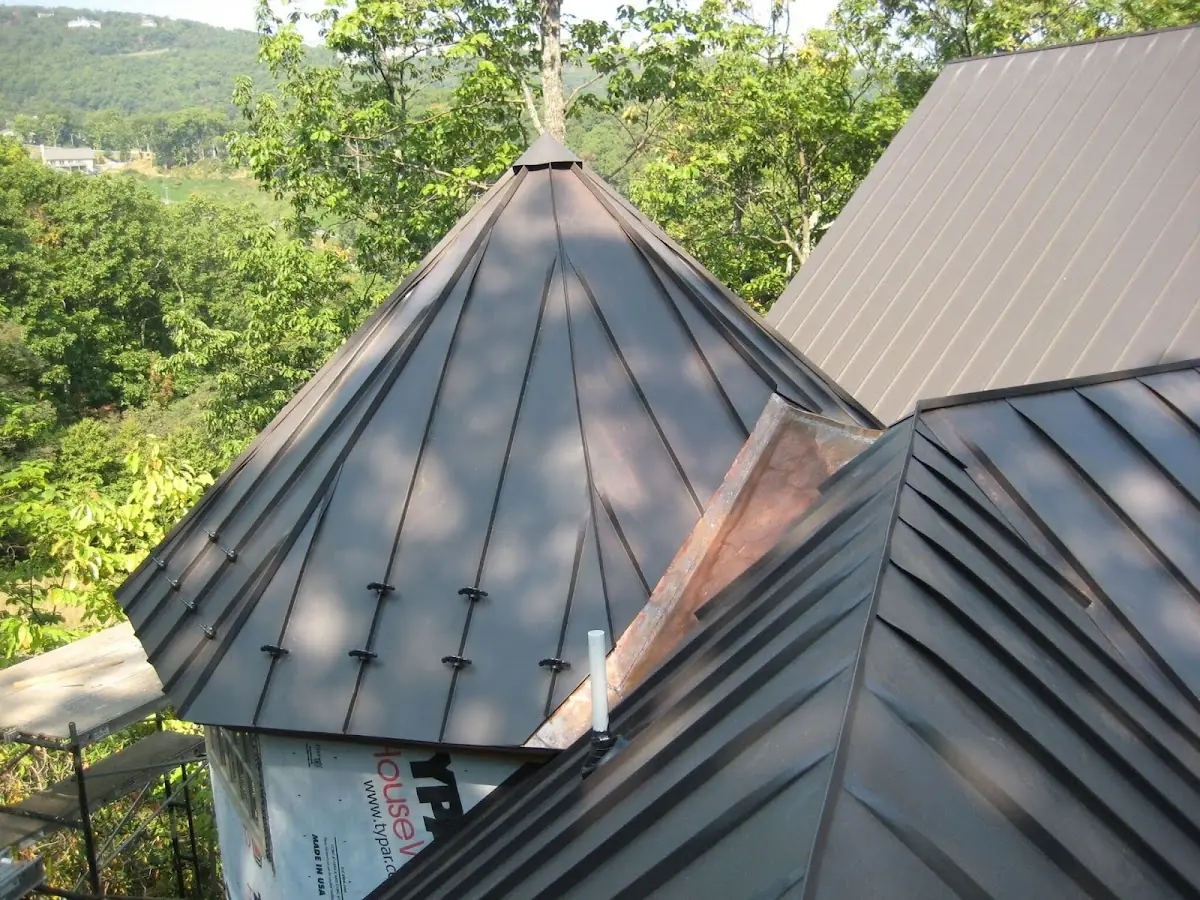 Professional Roof Tarp Installation by Craftsman Roofing in Hunt